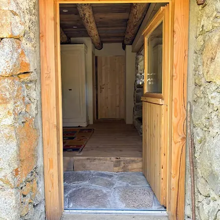 Digital Detox Barn By A Stream Vakantiehuis Campan